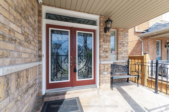 Property Photo: 56 Dovehaven Crescent ON L6P 2N8