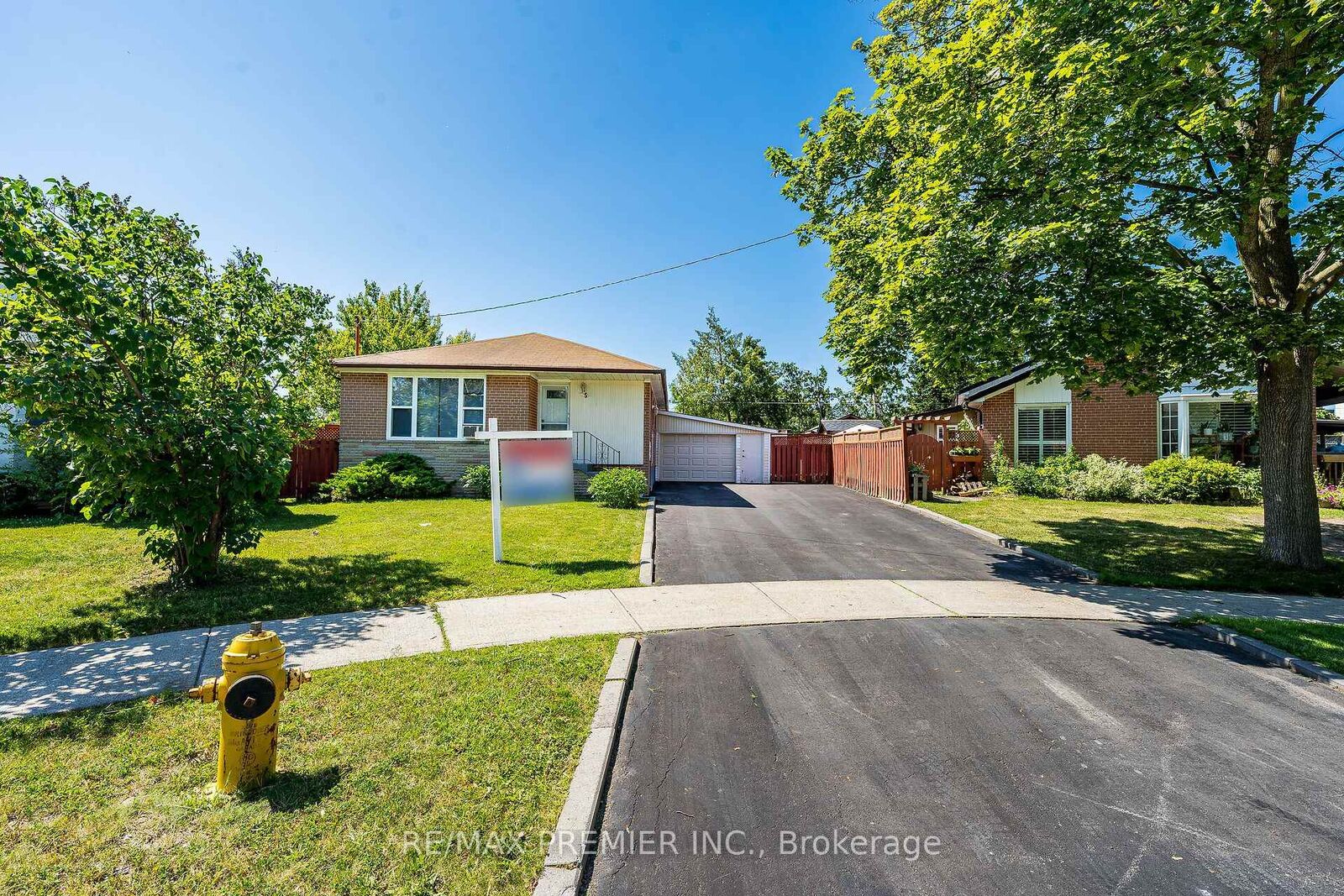 Property Photo: 5 Valois Court ON M9V 2Z4