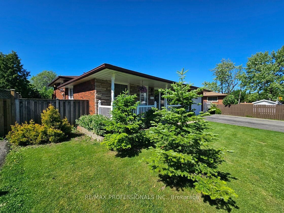 Property Photo:  7 Berko Avenue  ON L8V 2P8 