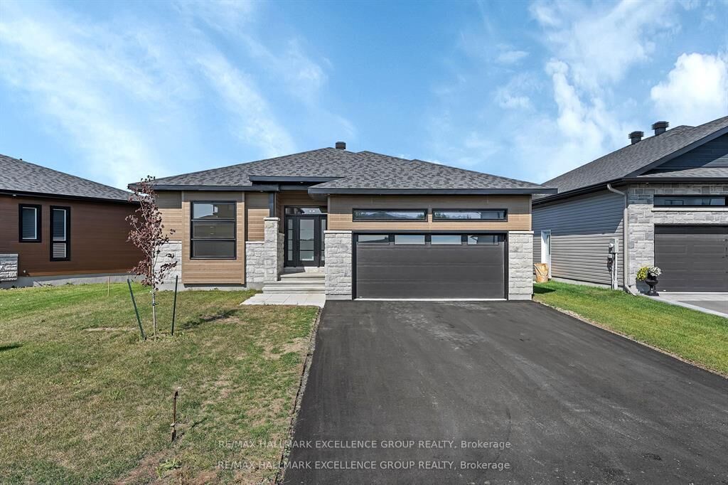 Property Photo: 1345 Diamond Street ON K4K 0M6