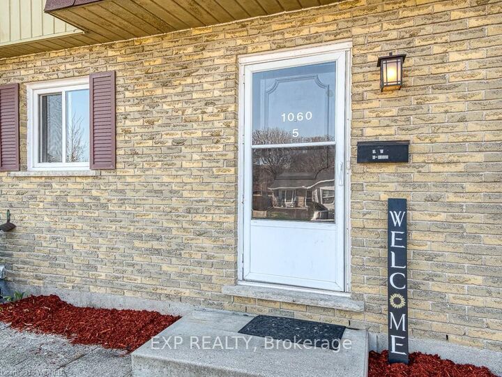 Property Photo: 1060 Canfield Crescent 5 ON N4S 8P3