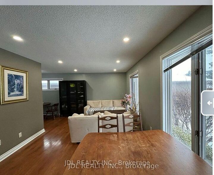 Property Photo:  110 Robinson St Street Suite Aa Main Floor  ON L3P 1P1 
