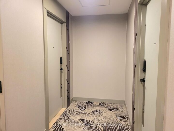 Property Photo:  5105 Hurontario Street 401  ON L4Z 3X7 