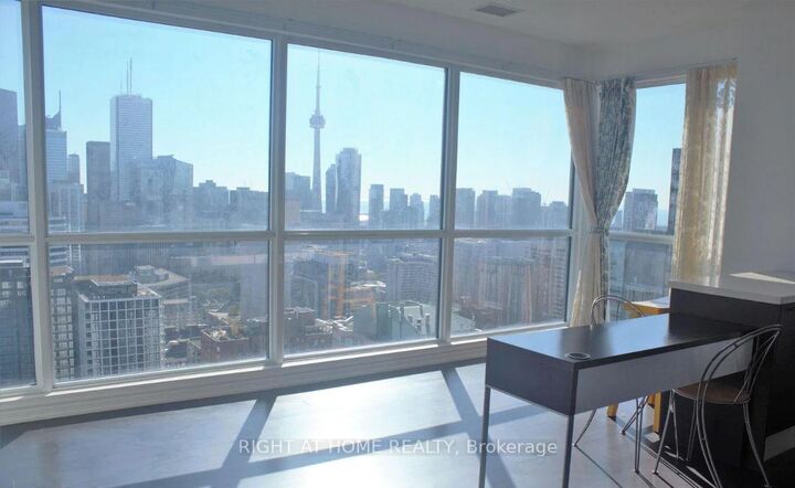 Property Photo: 386 Yonge Street 4010 ON M5B 0A5