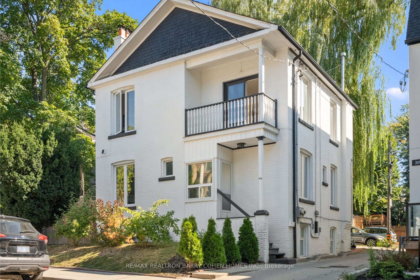 Property Photo:  371 Howland Avenue Main  ON M5R 3C1 