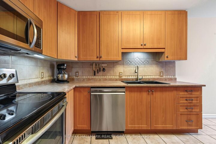 Property Photo: 385 Princess Louise Drive ON K4A 2K5