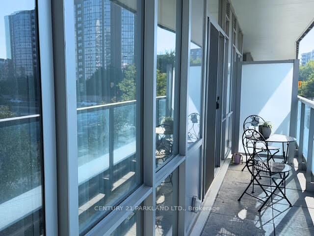 Property Photo: 9471 Yonge Street #205 ON L4C 0Z5
