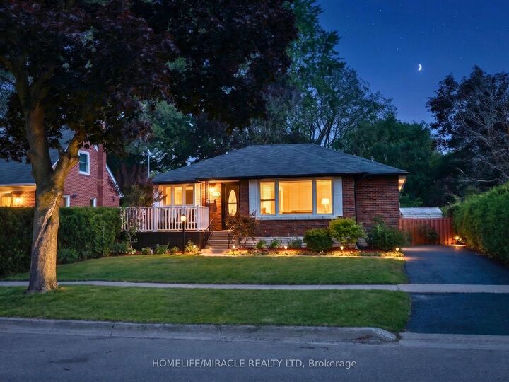 Property Photo:  113 Pontiac Avenue  ON L1G 3M1 