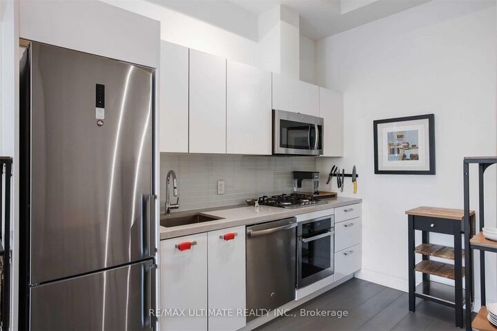 Property Photo: 608 Richmond Street W 212 ON M5V 0N9