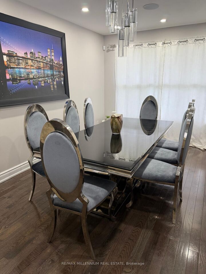 Property Photo:  90 Whitehaven Drive  ON L6Z 2R8 