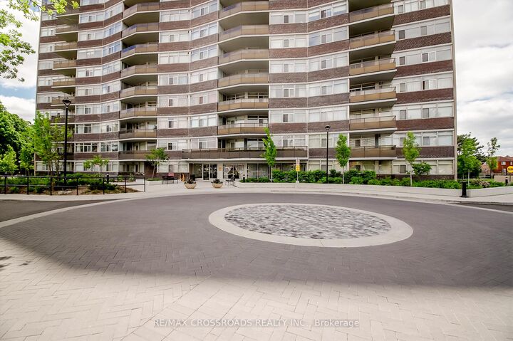 Property Photo: 3151 Bridletowne Circle 606 ON M1W 2T1