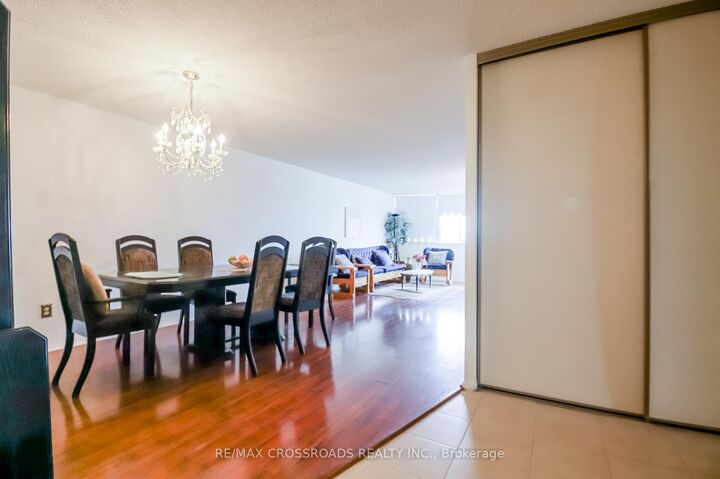 Property Photo: 3151 Bridletowne Circle 606 ON M1W 2T1