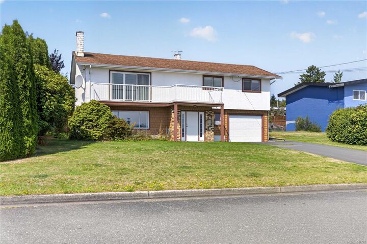 Property Photo:  132 Thulin St S  BC V9W 2J7 