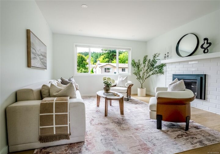 Property Photo: 4377 Fieldmont Pl BC V8N 4Z4