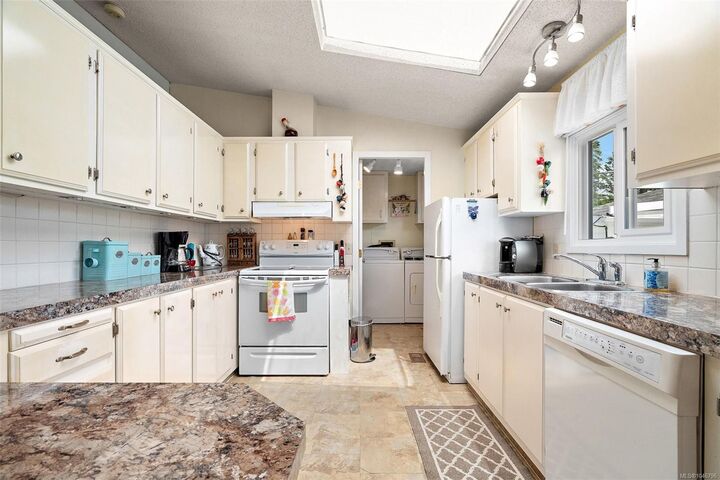 Property Photo:  7701 Central Saanich Rd #111  BC V0S 1M0 