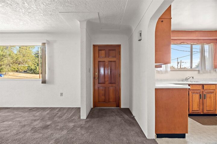 Property Photo:  935 Inskip St  BC V9A 4J6 