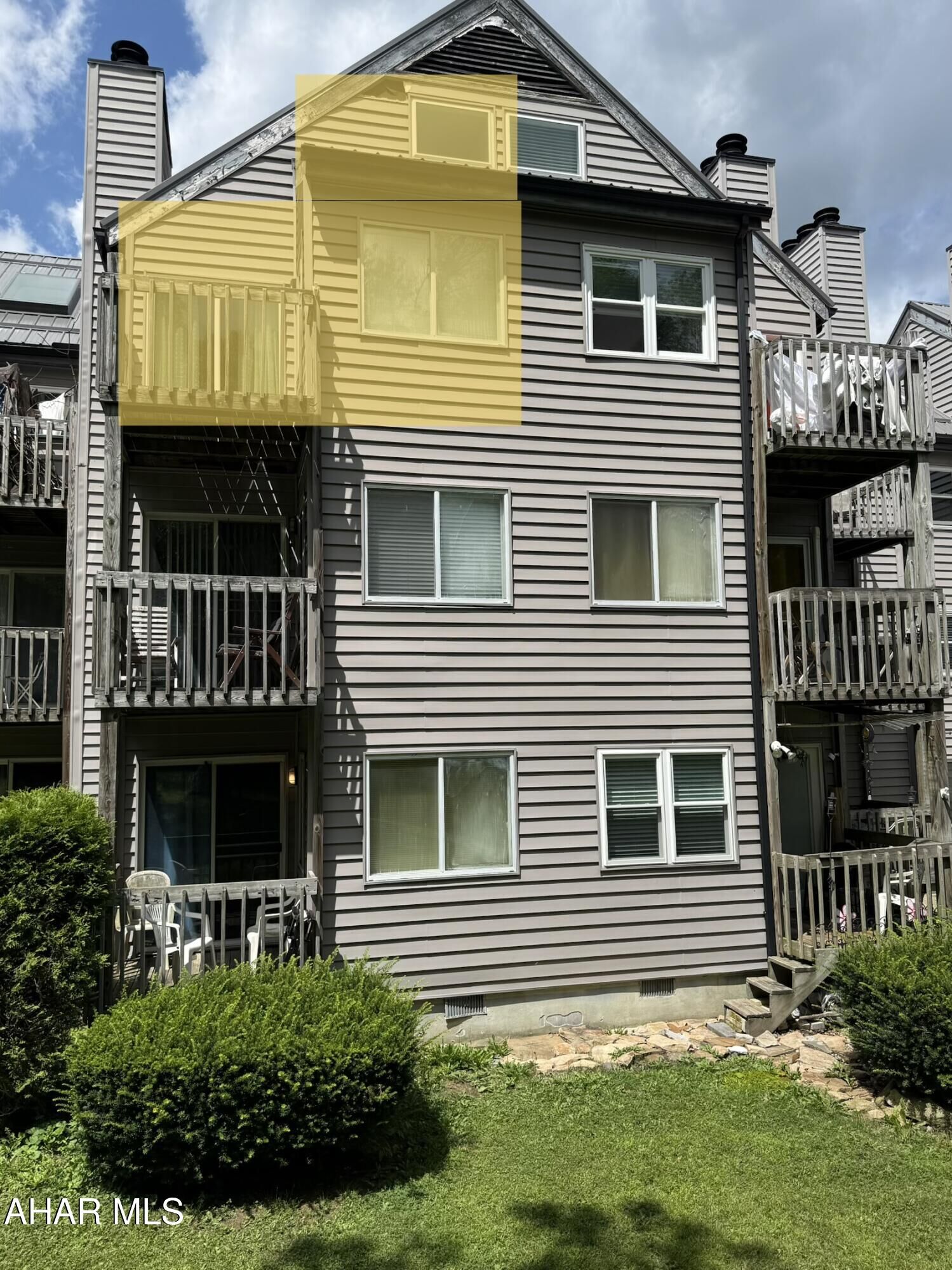 Property Photo:  203 E Valley Point Lane C1003  PA 16625 