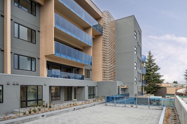 Property Photo: 33160 Plaxton Crescent 202 BC V2S 0N6
