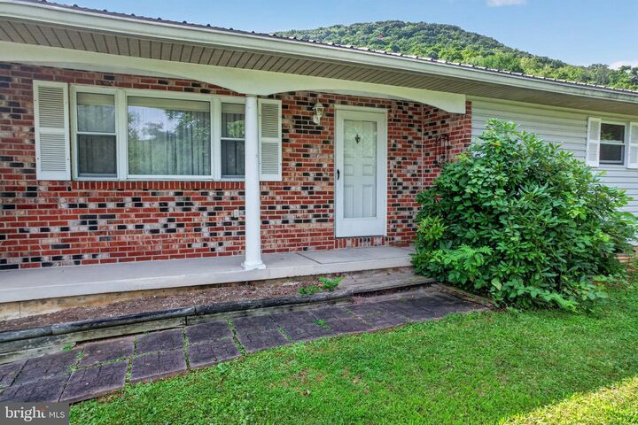 Property Photo:  189 S Pennsylvania Street  WV 26753 
