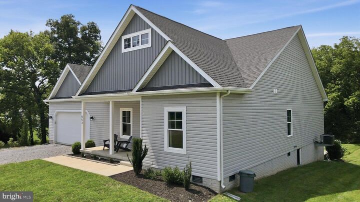 Property Photo:  553 Rippon Village Dr  WV 25414 