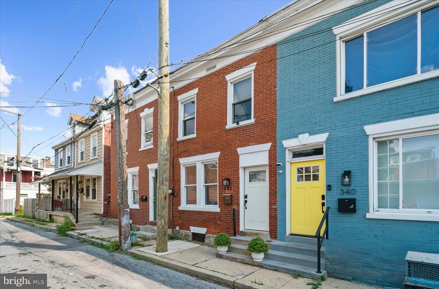 Property Photo:  342 Hand Avenue  PA 17602 