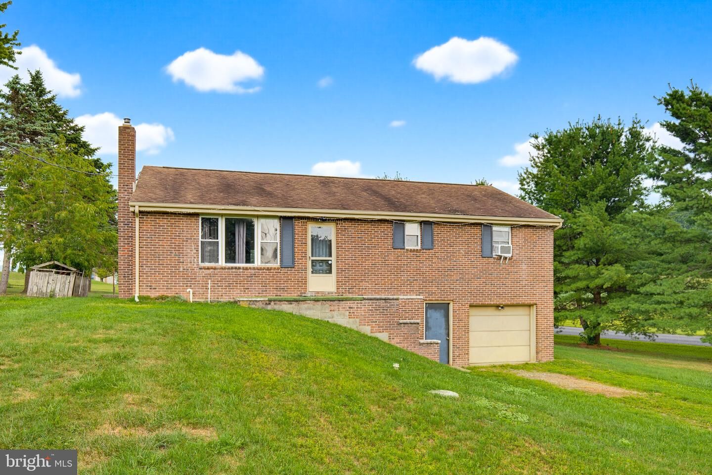 Property Photo: 211 Kocher Lane PA 17023
