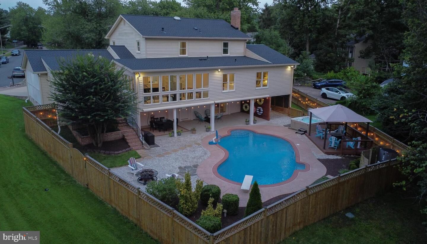 Property Photo:  12043 Forbes Glen Drive  VA 20170 