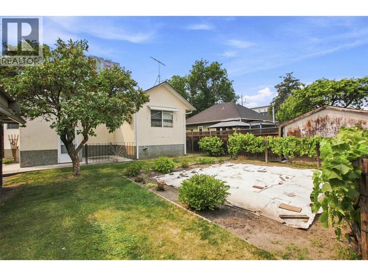 Property Photo:  1339 Richter Street  BC V1Y 2L5 