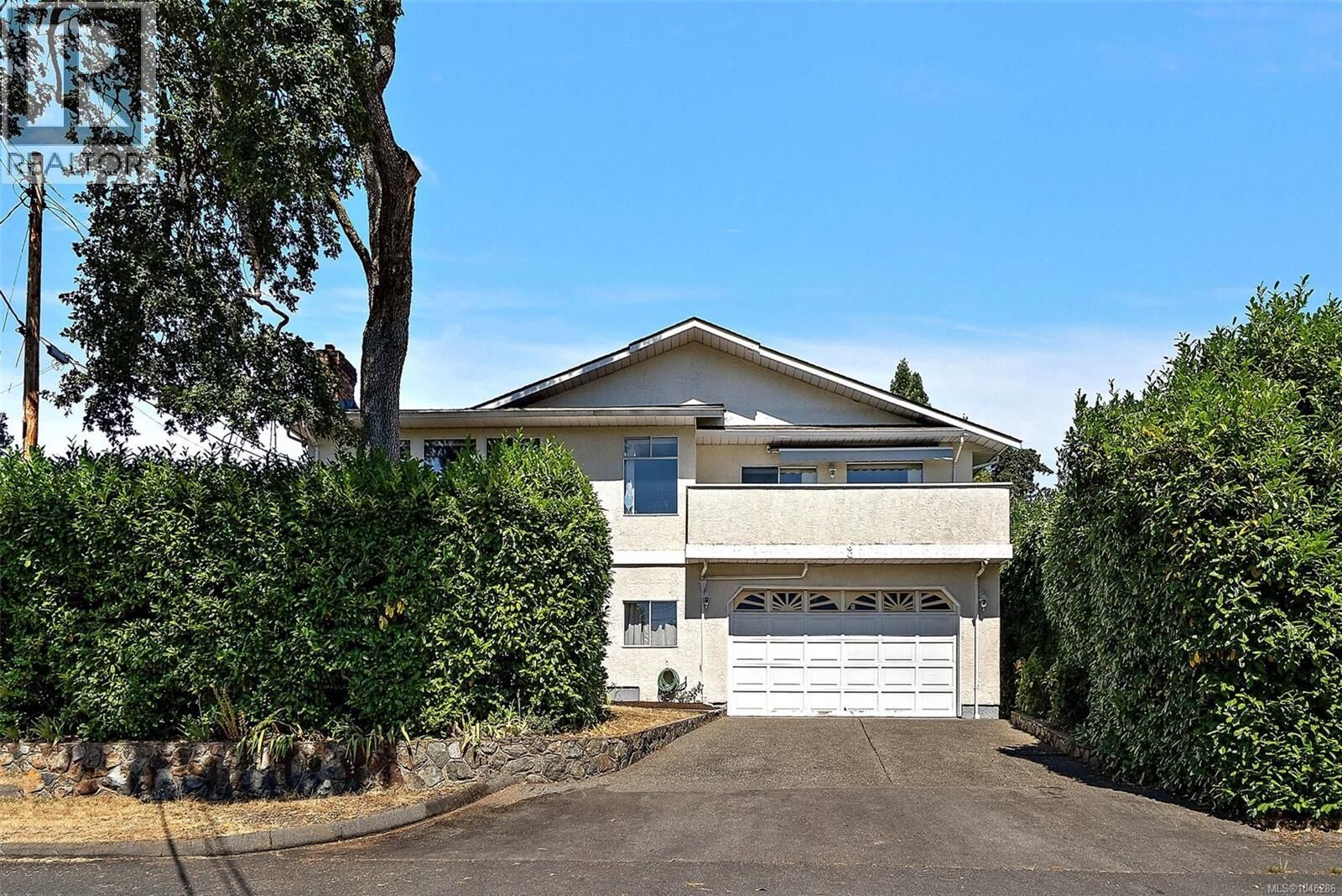 Property Photo: 3301 Argyle Place BC V8P 5R8