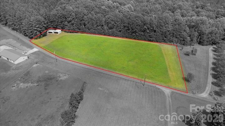 Property Photo:  02 Fishermans Lane 2  NC 28650 