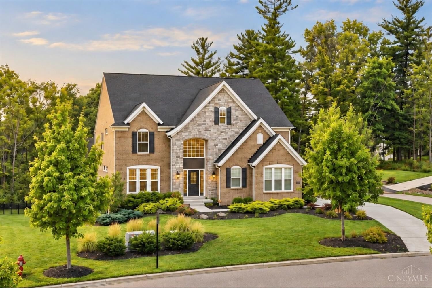 Property Photo: 9907 Kensington Lane OH 45040