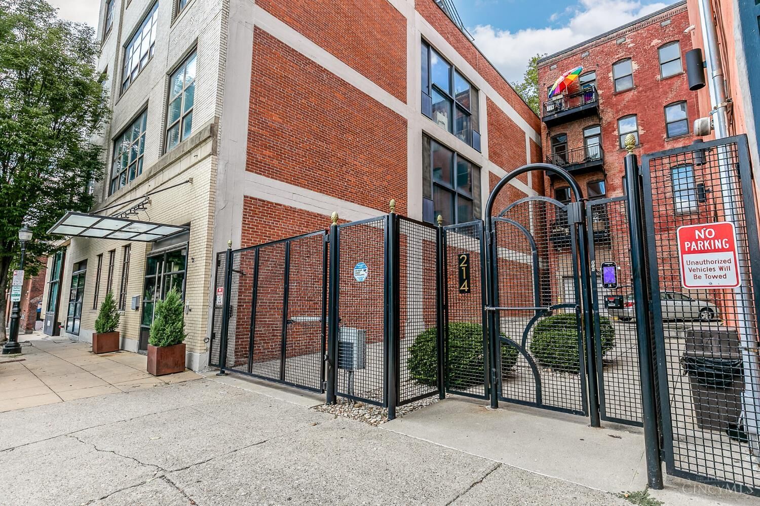 Property Photo: 214 E Fourteenth Street OH 45202
