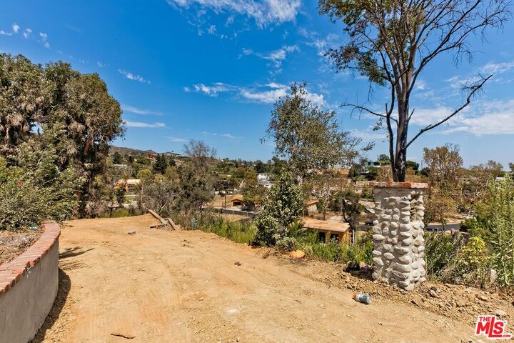 Property Photo:  16503 Las Casas Pl  CA 90272 