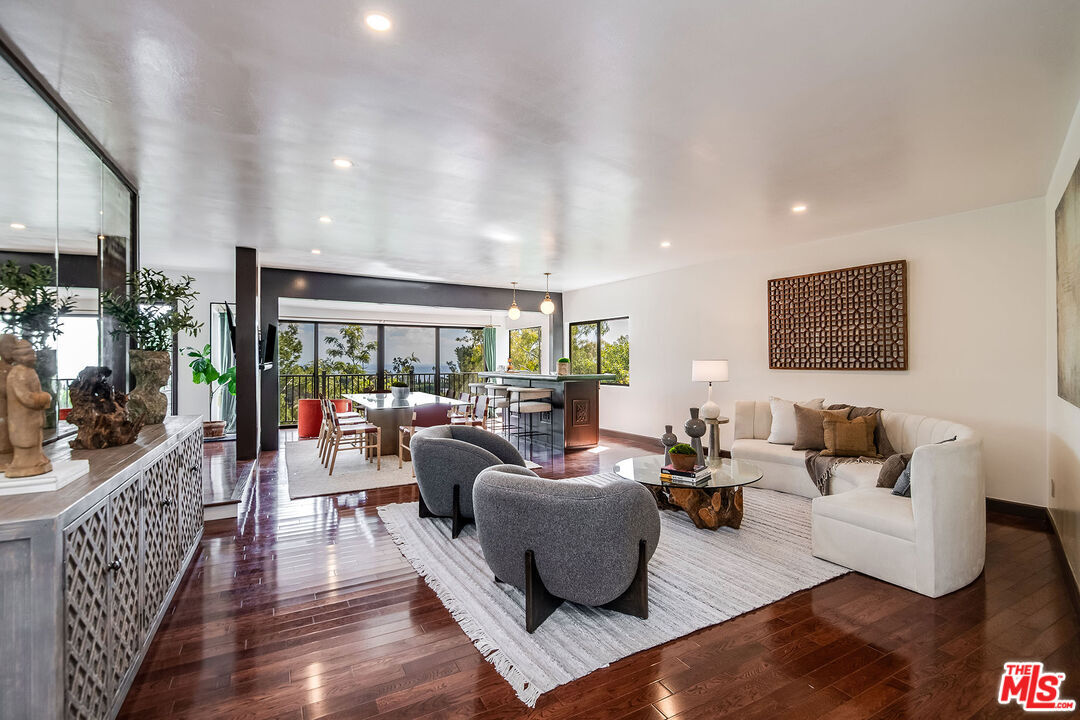 Property Photo:  9234 Kinglet Dr  CA 90069 