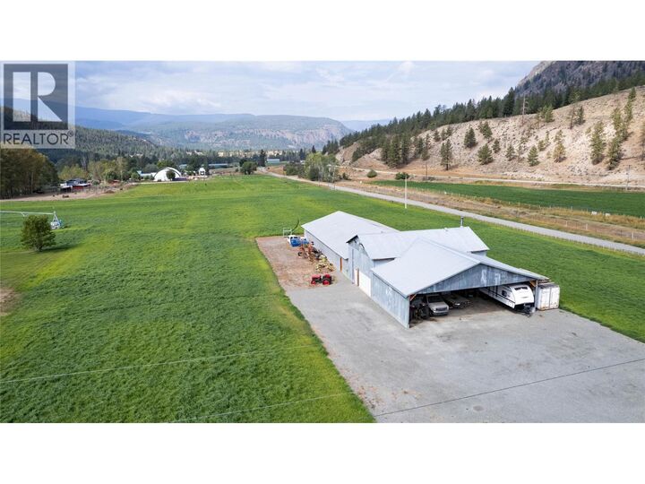 Photo de la propriété:  2328 Willgoose Road  BC V1K 1N7 
