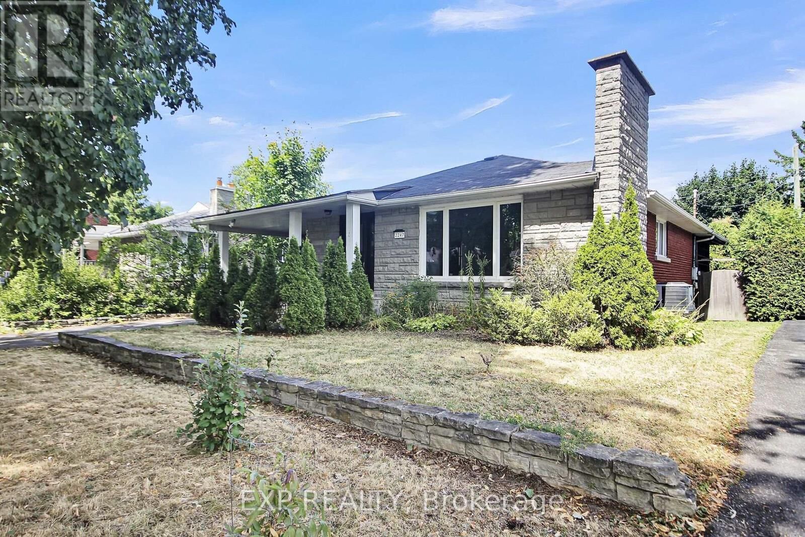 Property Photo: 2247 Miramichi Street ON K2C 0Z1