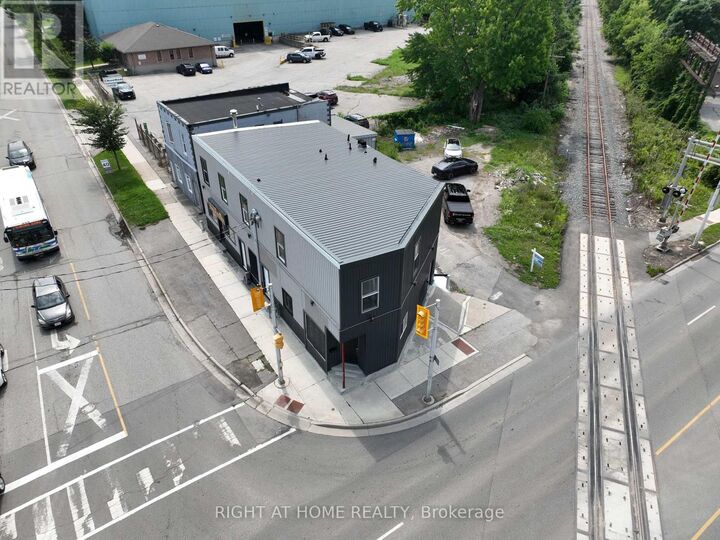 697 Hale Street — photo 1