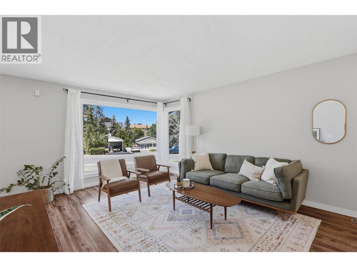 Property Photo: 575 Gleneagles Drive BC V2E 1X1