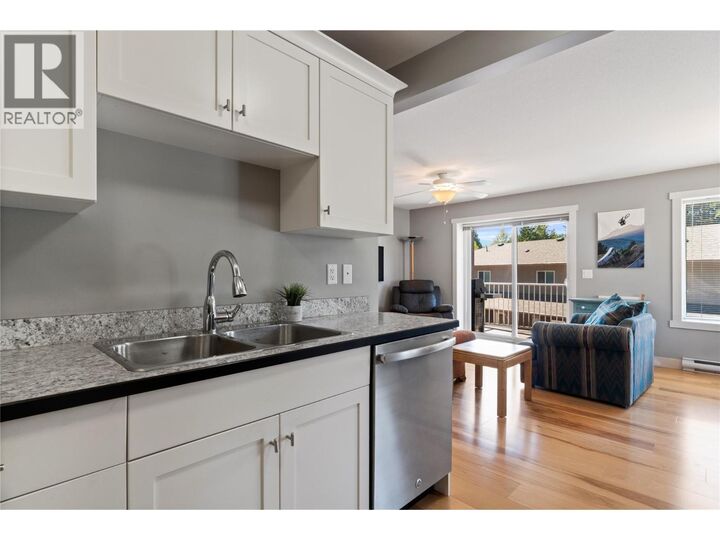 Property Photo: 1449 1 Avenue Northeast 404 BC V1E 0C4
