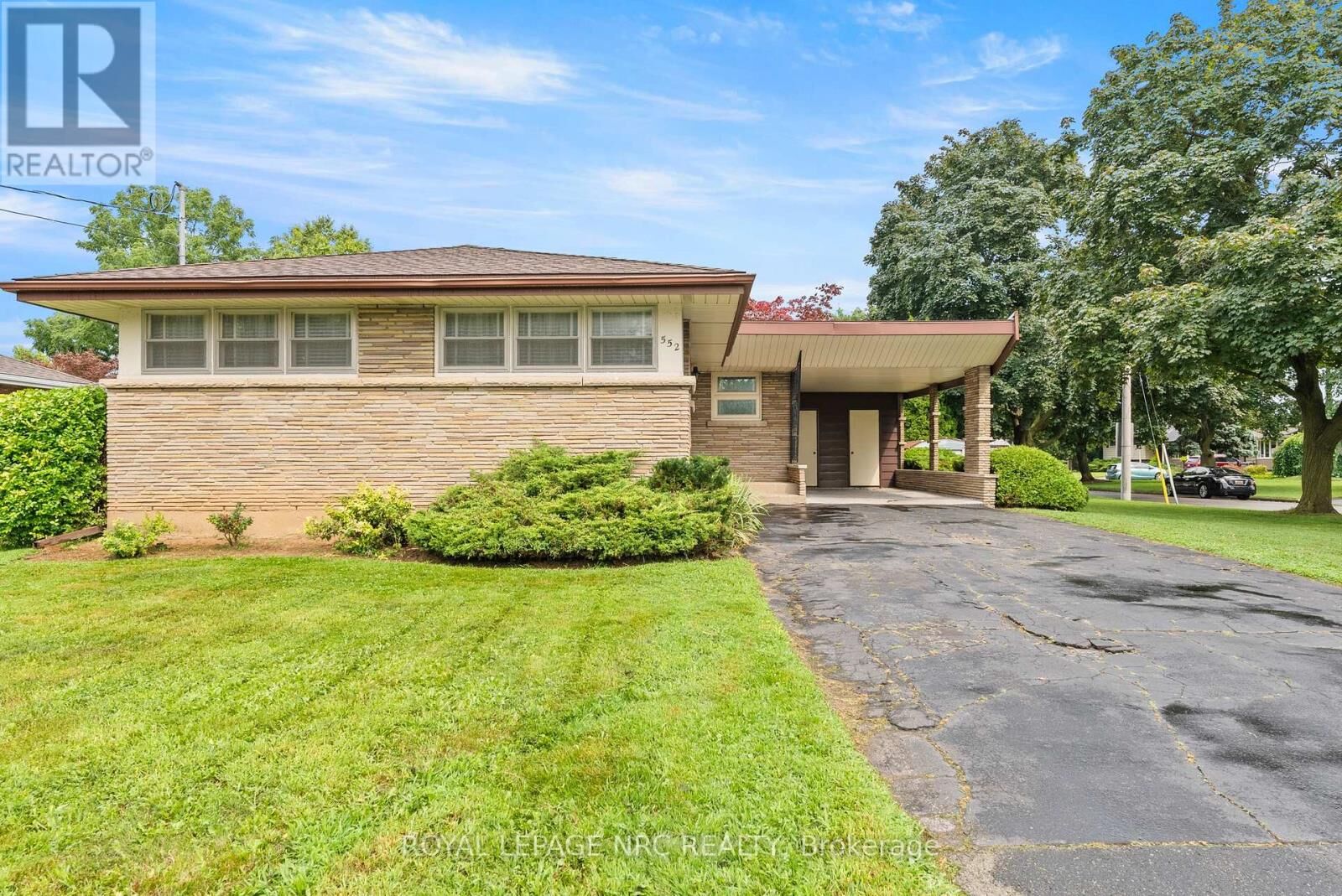 Property Photo:  552 Bunting Road  ON L2M 3A5 