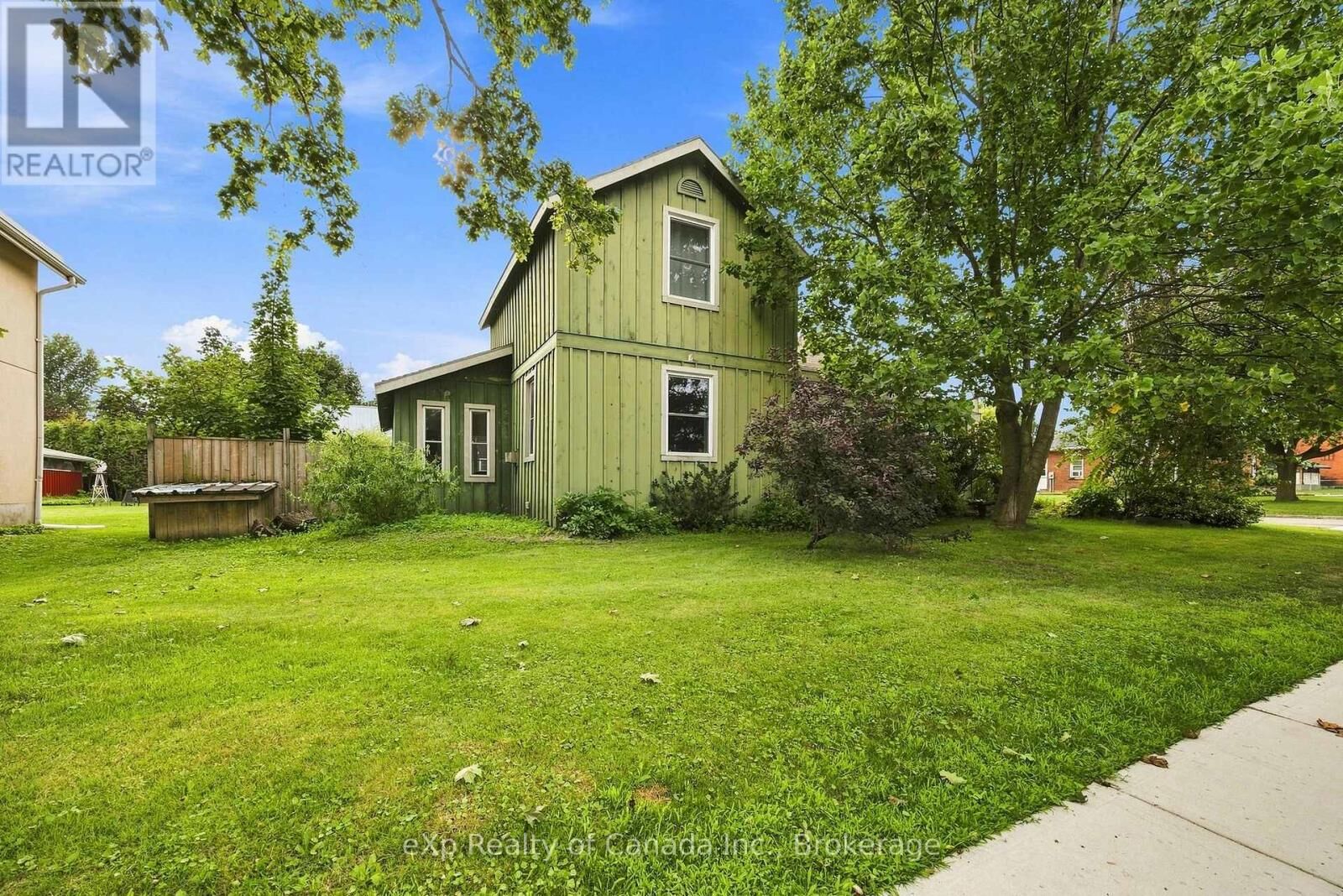 Property Photo: 24 Stover Street South ON N0J 1P0