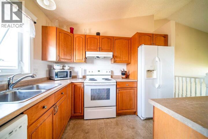 Property Photo:  2521 11 Avenue  AB T9W 1W2 