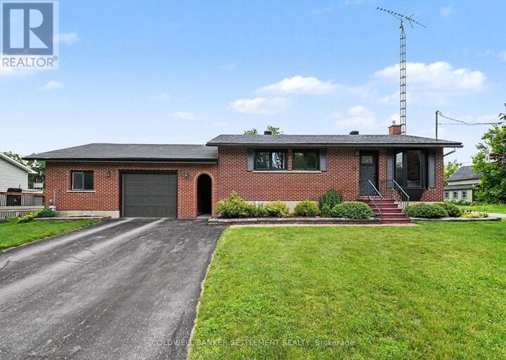 Property Photo: 14 Baynes Street ON K7H 1R1