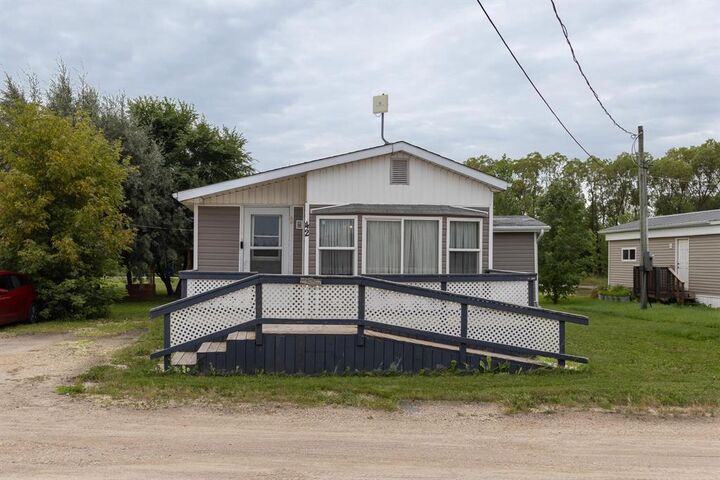 Property Photo: 42 Cottonwood Trailer Court MB R0A 0R0