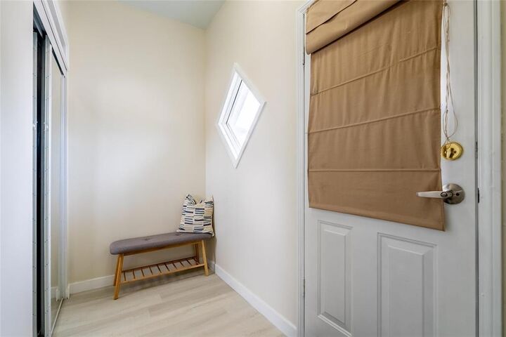 Property Photo: 860 Mountain Avenue MB R2X 1C3