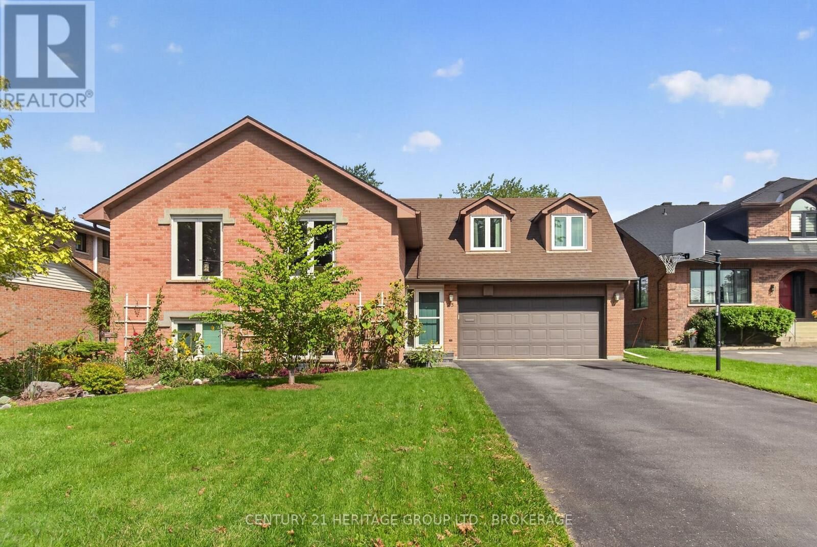 Property Photo: 23 Old Oak Road ON K7M 7C3