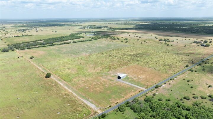 Property Photo: 266 County Road 384 TX 78022