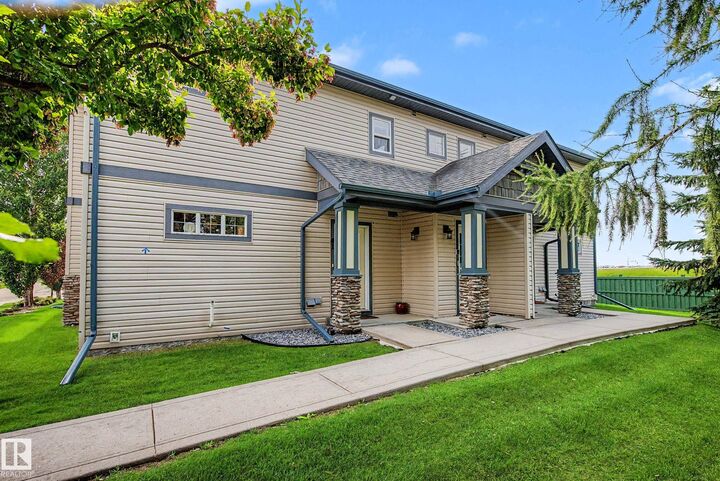 Property Photo: 2565 Hanna Crescent NW 43 AB T6R 0M4