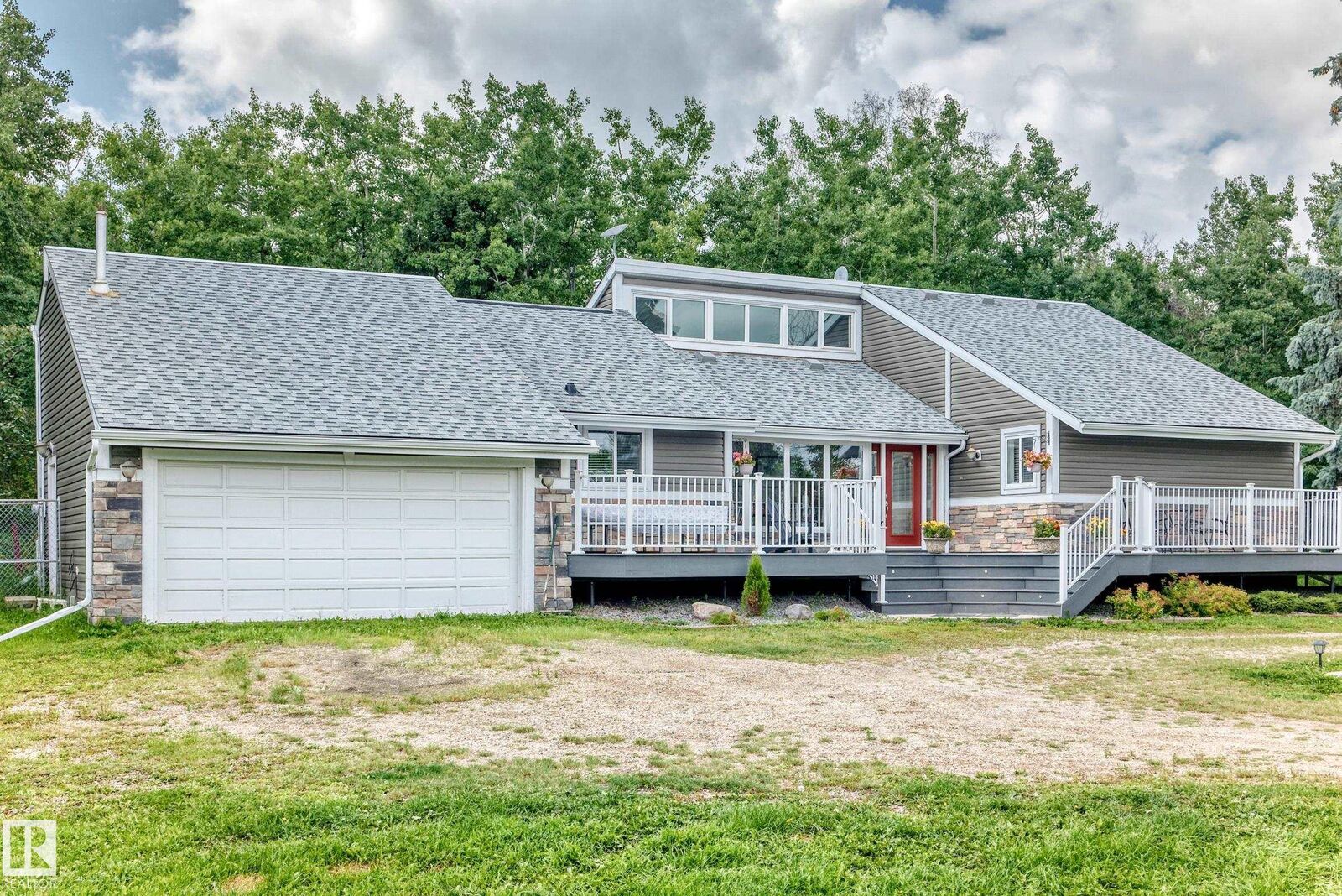 Property Photo:  53250 Rge Road 215 1  AB T8E 2B3 