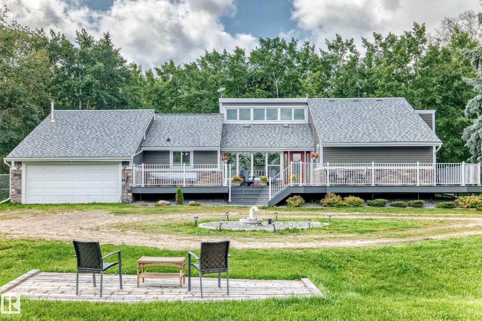 Property Photo: 53250 Rge Road 215 1 AB T8E 2B3